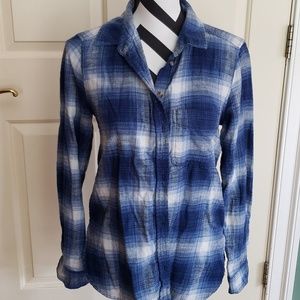 American Eagle boyfriend flannel button down shirt